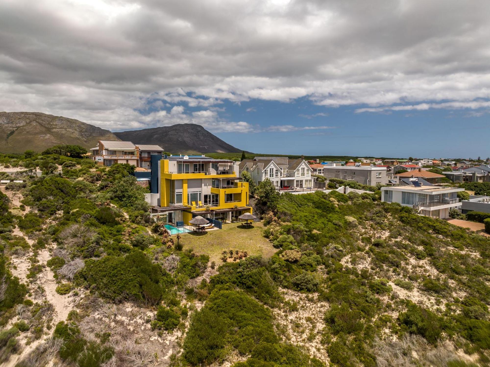 Crayfish Lodge Sea & Country Guest House Gansbaai Exterior foto